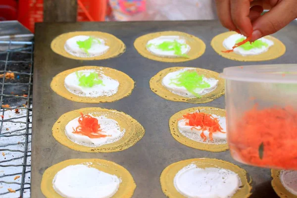 Panqueca crocante tailandês - crepes de creme — Fotografia de Stock