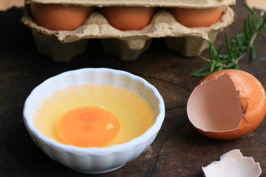 yumurta sarısı ile taze