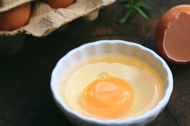 yumurta sarısı ile taze