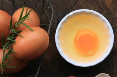 yumurta sarısı ile taze