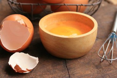 yumurta sarısı ile taze