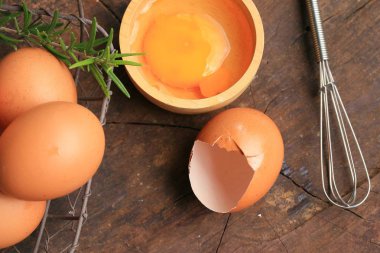 yumurta sarısı ile taze