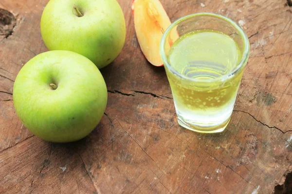 Jus de pomme vert soda — Photo