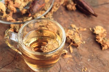 Chrysanthemum çayı ve kurutulmuş