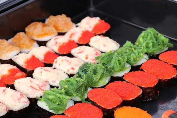 Sushi en el mercado —  Fotos de Stock