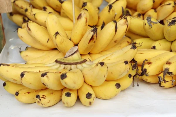 Banana madura no mercado — Fotografia de Stock
