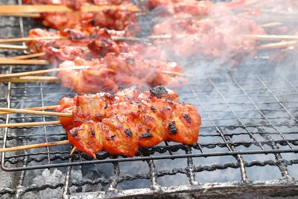 Frango grelhado no mercado — Fotografia de Stock