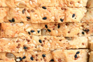 Kepekli ekmek ve susam