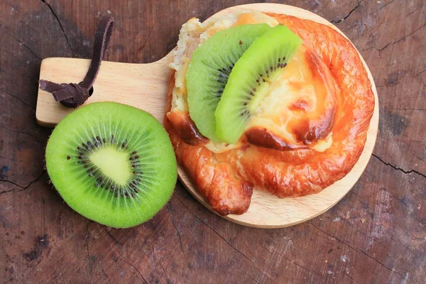 Brood kiwi fruit taart — Stockfoto
