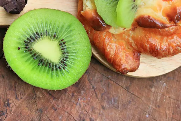 Pâine kiwi fructe tart — Fotografie, imagine de stoc