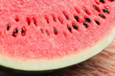 ahşap üzerine tatlı karpuz