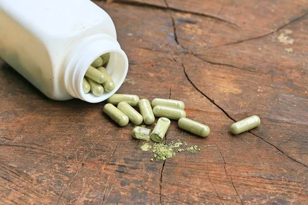 Herbal medicines in capsule — Stock Photo, Image
