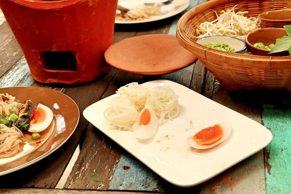 Fideos de arroz pescado picante hervido — Foto de Stock