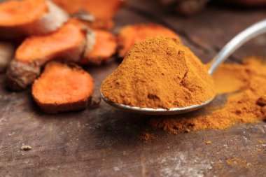 Zerdeçal tozu ile taze