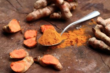 Zerdeçal tozu ile taze