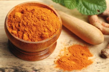 Zerdeçal tozu ile taze