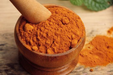 Zerdeçal tozu ile taze