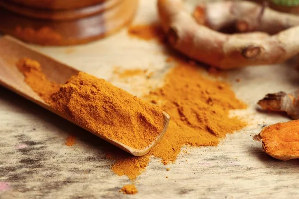 Zerdeçal tozu ile taze