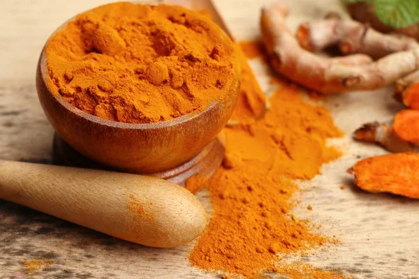 Turmeric powder with fresh — Stock Photo, Image