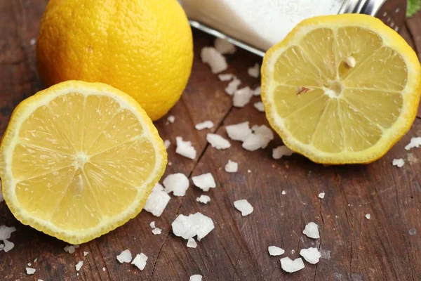 Limone fresco e sale — Foto Stock