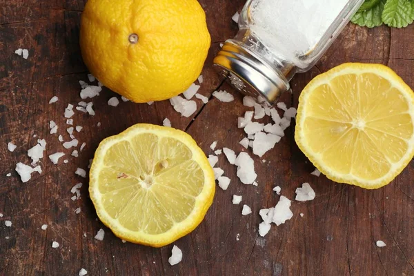 Limone fresco e sale — Foto Stock