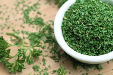 Kuru ot maydanoz yaprakları