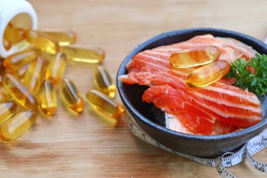 Balık yağı kapsülleri ile taze