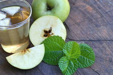 Yeşil elma sirkesi