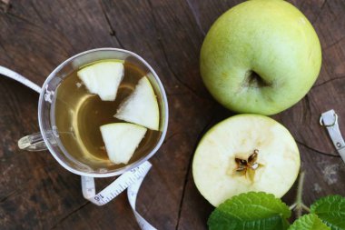 Yeşil elma sirkesi