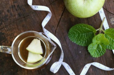 Yeşil elma sirkesi
