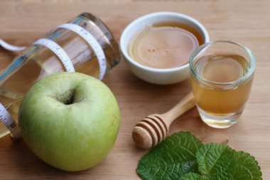 elma sirkesi bal ile