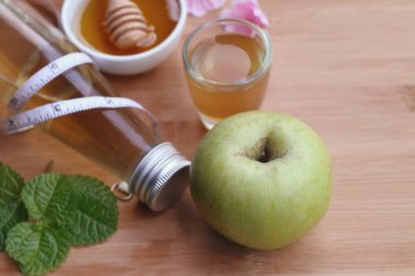 elma sirkesi bal ile