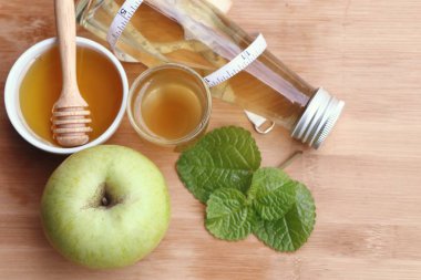 elma sirkesi bal ile