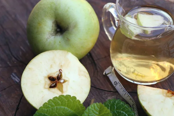 Vinaigre de cidre de pomme vert — Photo