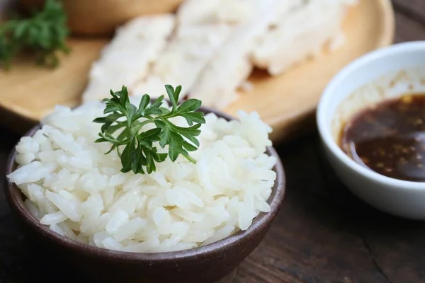 Dampf-Huhn mit Reis (hainan chicken) — Stockfoto