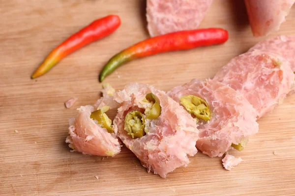 Свиная колбаса с чили — стоковое фото