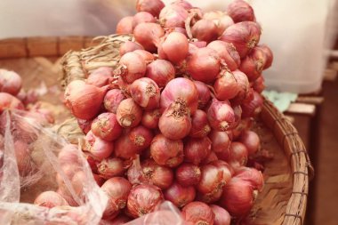 içinde belgili tanımlık çarşı soğancık