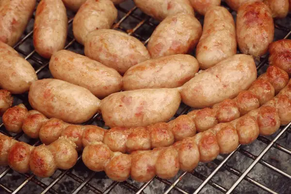 Grilled sausages at the market — Stock Photo, Image