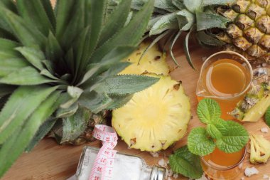 taze ananas suyu ile