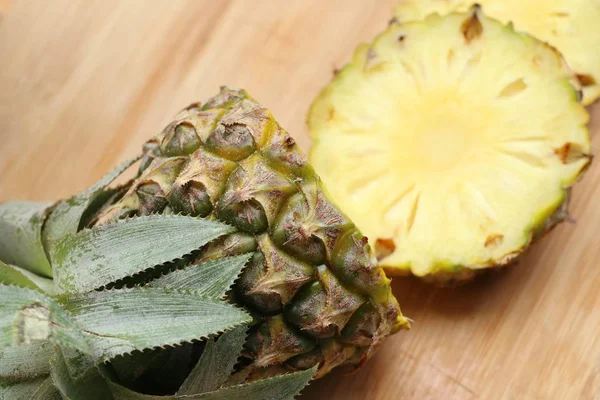 Čerstvý plátek ananasu — Stock fotografie