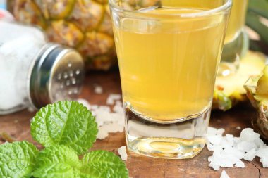 taze ananas suyu ile