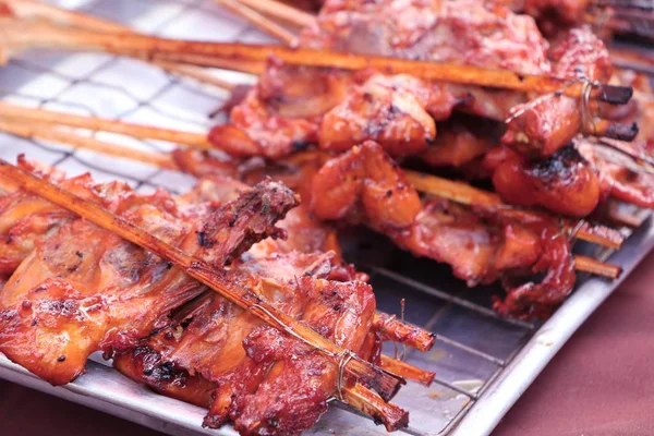 Sokakta ızgara tavuk