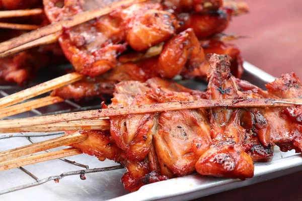 Sokakta ızgara tavuk