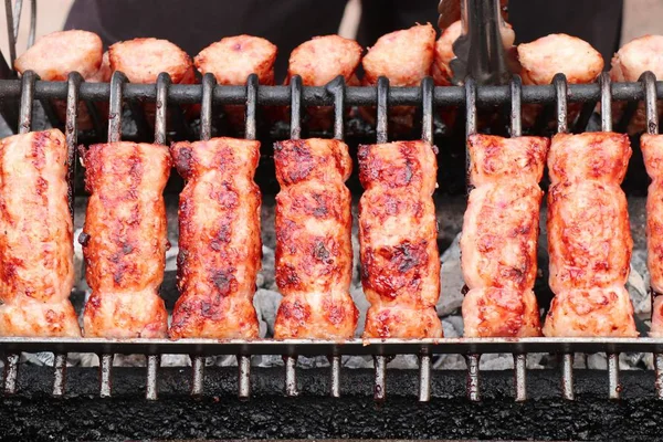 Salsichas para churrasco no mercado — Fotografia de Stock