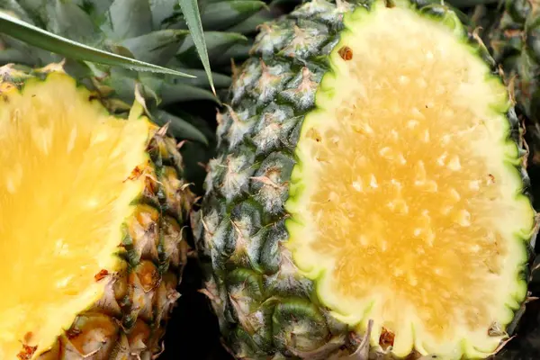 Ananas na market street — Stock fotografie