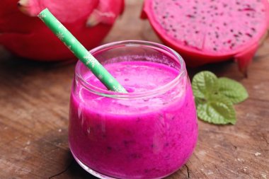 Dragon meyve suyu smoothies