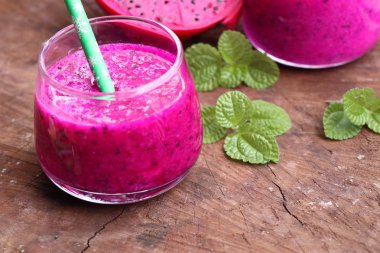 Dragon meyve suyu smoothies