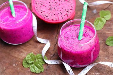 Dragon meyve suyu smoothies