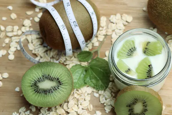 Kiwi con yogur de batido — Foto de Stock