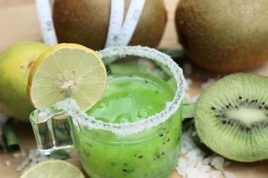 kivi suyu güler yüzlü ile 